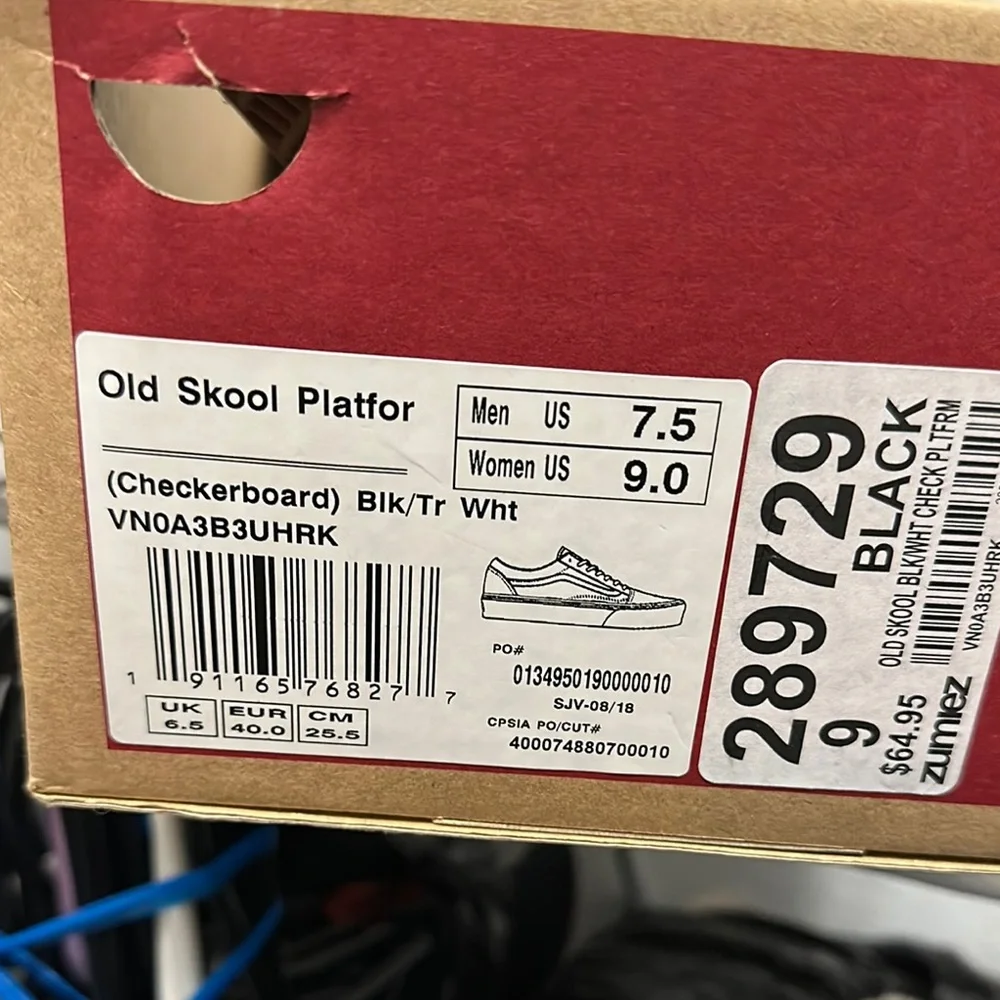 Vans Classic Checkered Low-Tops - Picture 5 of 5